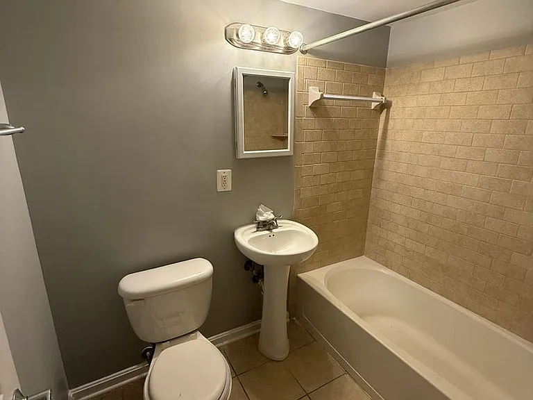 3101 Naylor Rd SE #104 — Photo 10