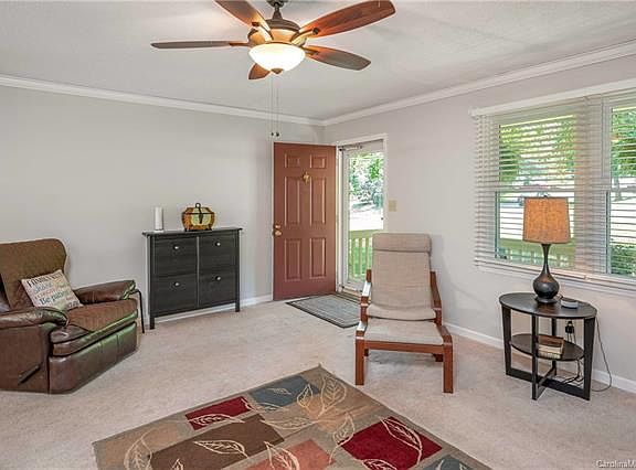 3rd image of 512 Woodstream Dr