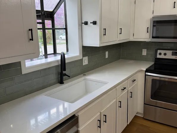 126B 40th Ave N #B, Nashville, TN 37209