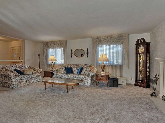 3rd image of 2291 Markham Ave