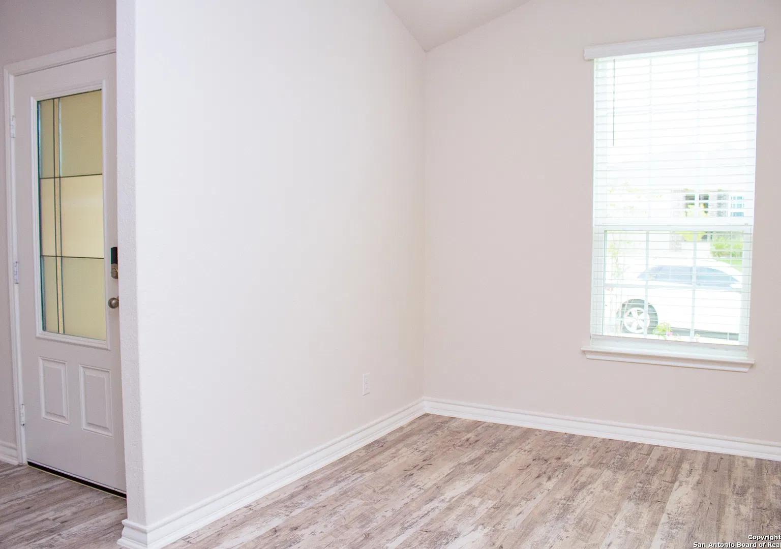 3 bed, 1651 sqft, $2,050 — Photo 4