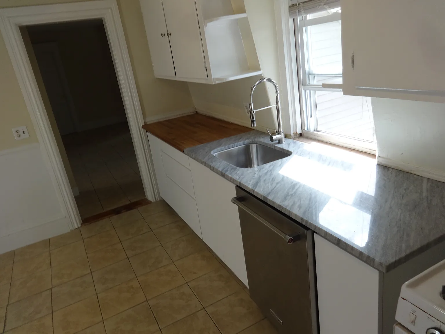 2 bed, 1200 sqft, $2,350 — Photo 2