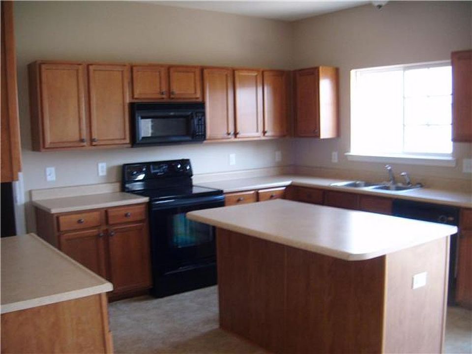 2nd image of 112 Camerado Ln