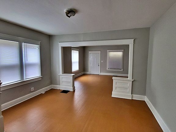 5th image of 856 N Tacoma Ave