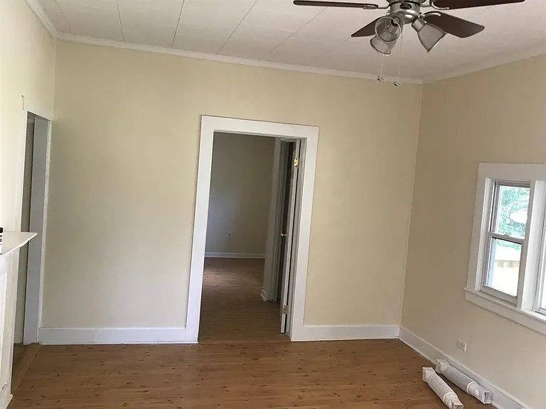 921 Lincoln St — Photo 7
