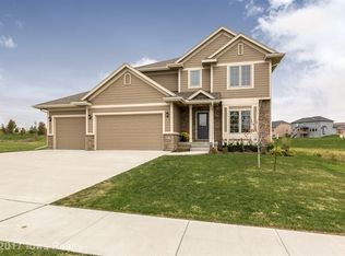 3816 NW 163rd St, Clive, IA 50325