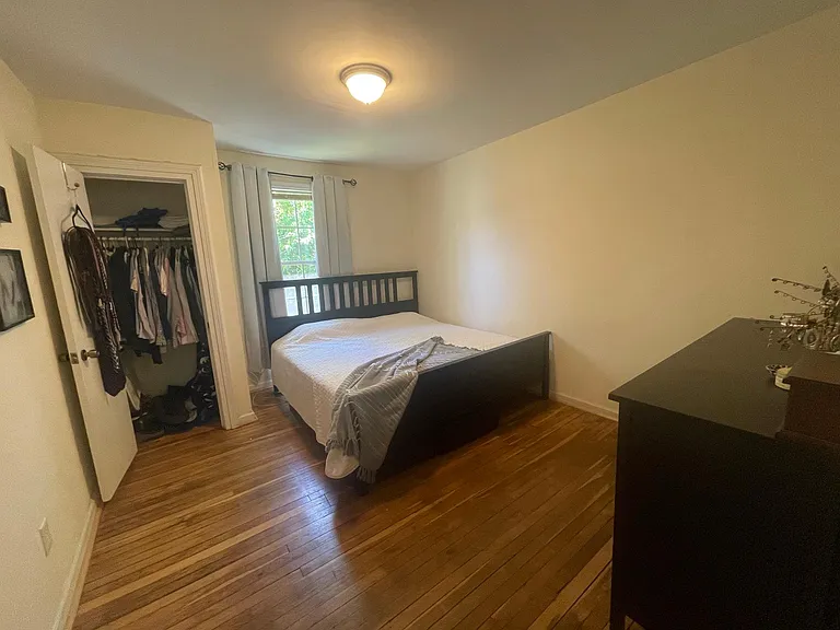 1105 Clarendon St — Photo 19