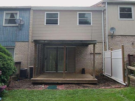 2nd image of 1810 Crest Dr