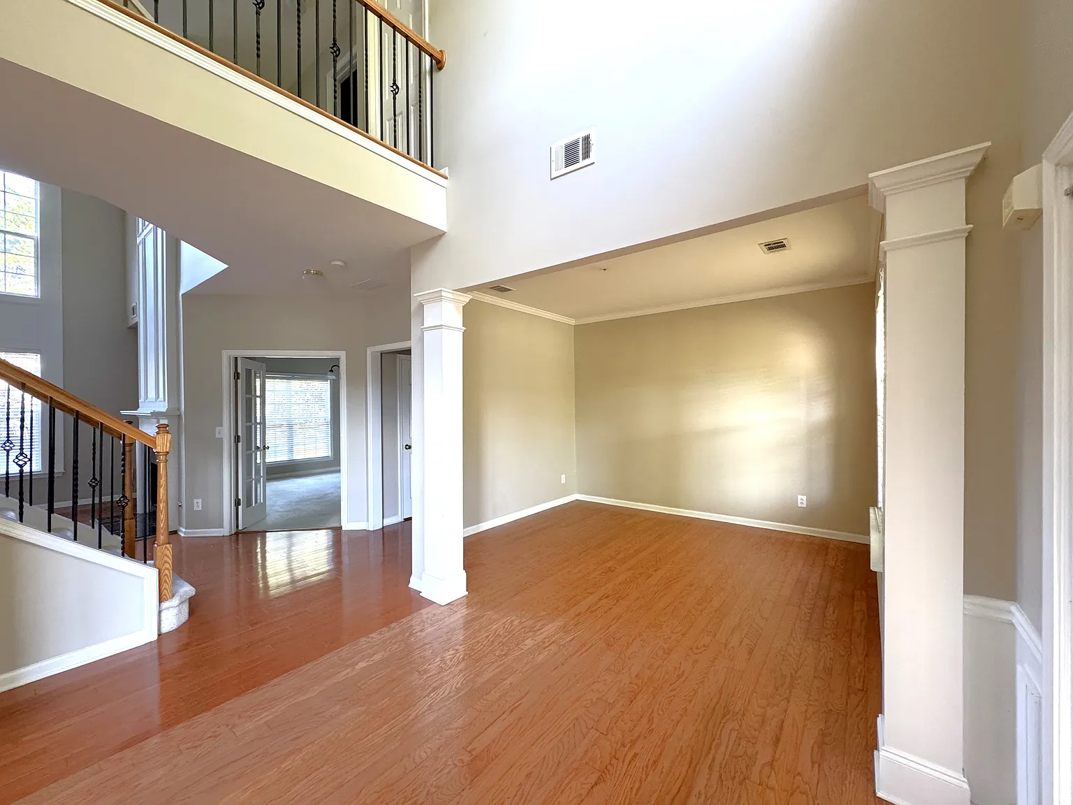 4 bed, 2.5 bath, 2772 sqft, $3,000 — Photo 4