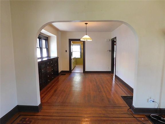 5th image of 934 N Grant Ave