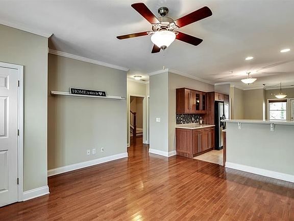 5th image of 782 Frasier Cir