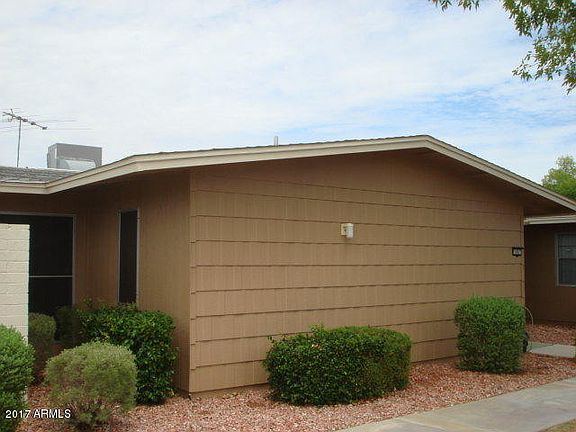 3rd image of 10801 W Santa Fe Dr