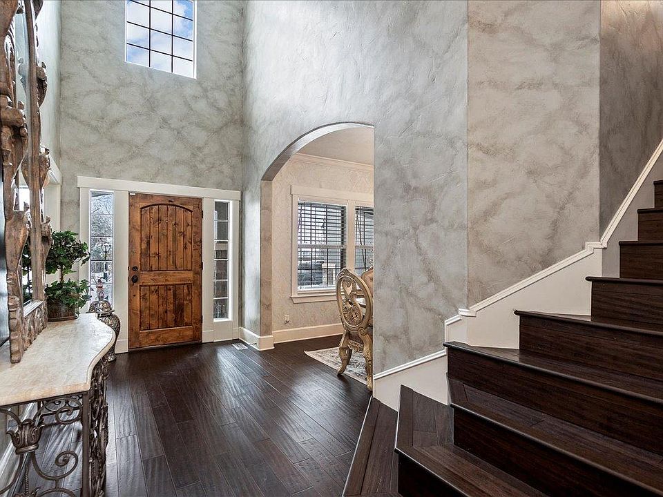 Entryway https://panthermedia.hd.pics/1238-N-Sevenoaks-Pl