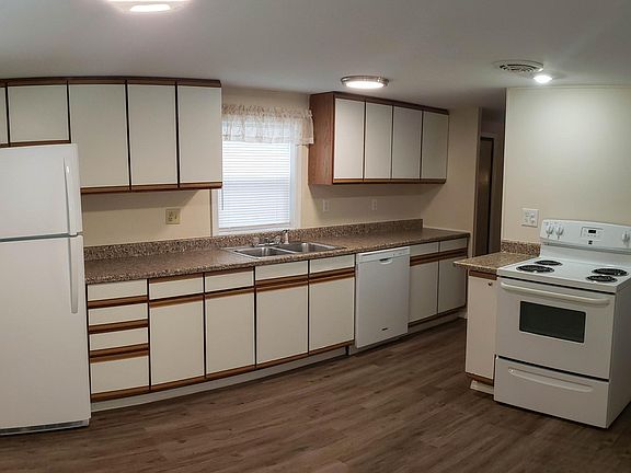 4th image of 2904 N Francis St