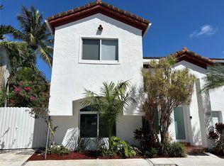 1086 NW 126th Ct, Miami, FL 33182