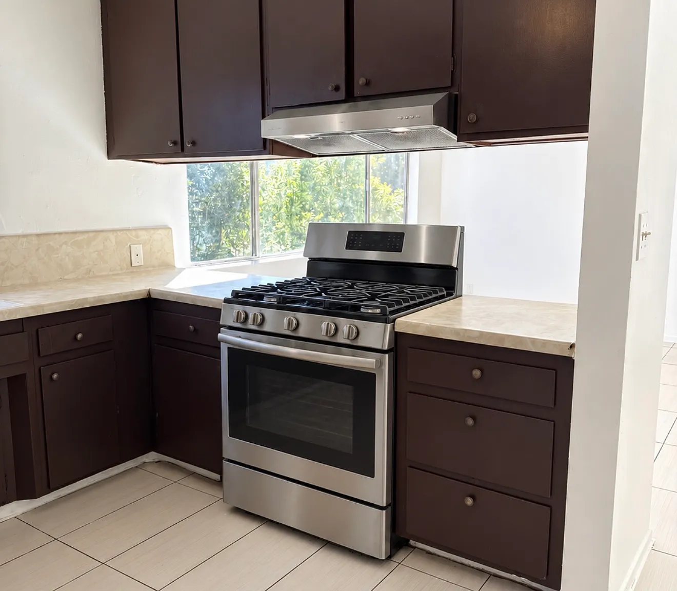 2 bed, 1220 sqft, $2,400 — Photo 4