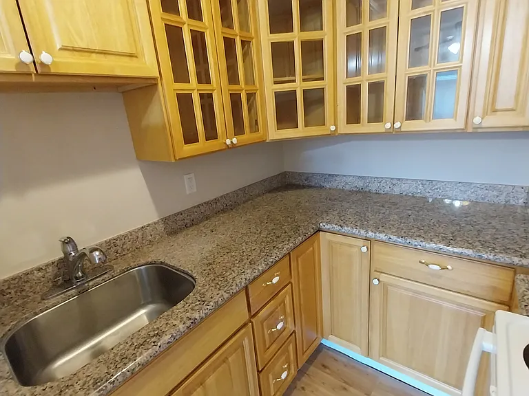 504 Maple St #4 — Photo 5