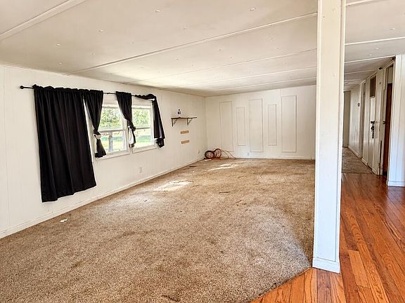 5th image of 1710 Graves Rd