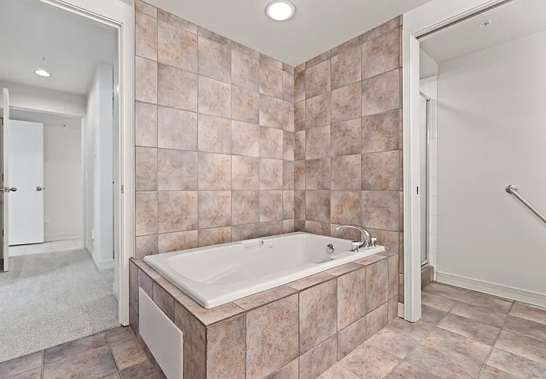 601 W Mercer Pl #401 — Photo 19