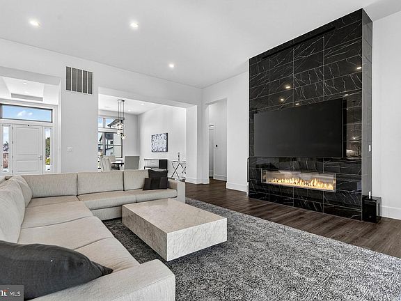 2nd image of 1221 Riley Preserve Ct