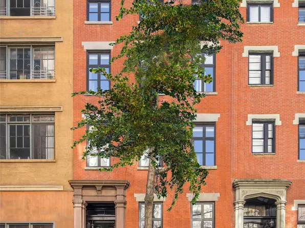 20 East 10th Street image 1 of 10