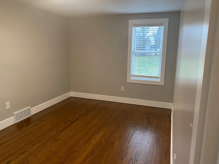 1570 Baker Rd — Photo 21