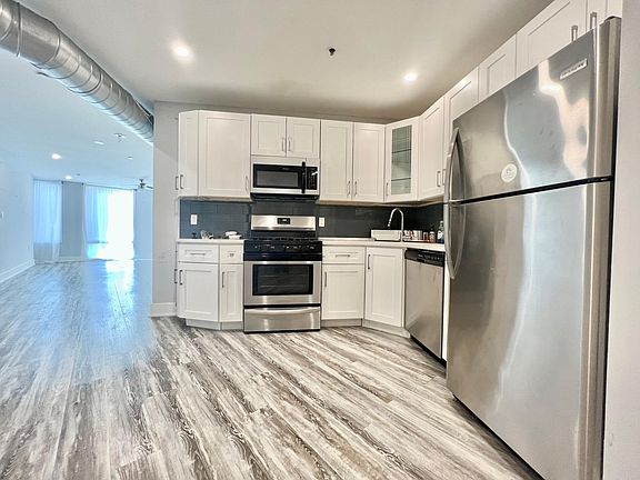 2nd image of 1843 E Passyunk Ave Floor 2