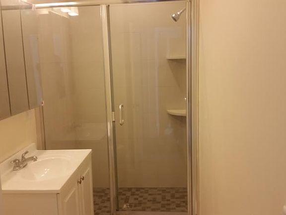 landlord_unit_photo_325027_3