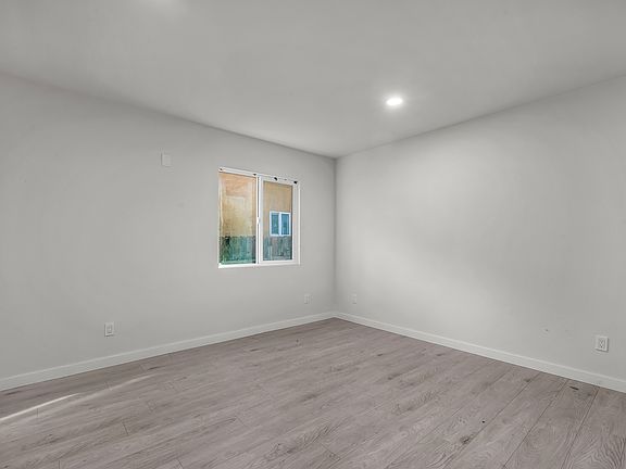 5th image of 845 W 76th St #A