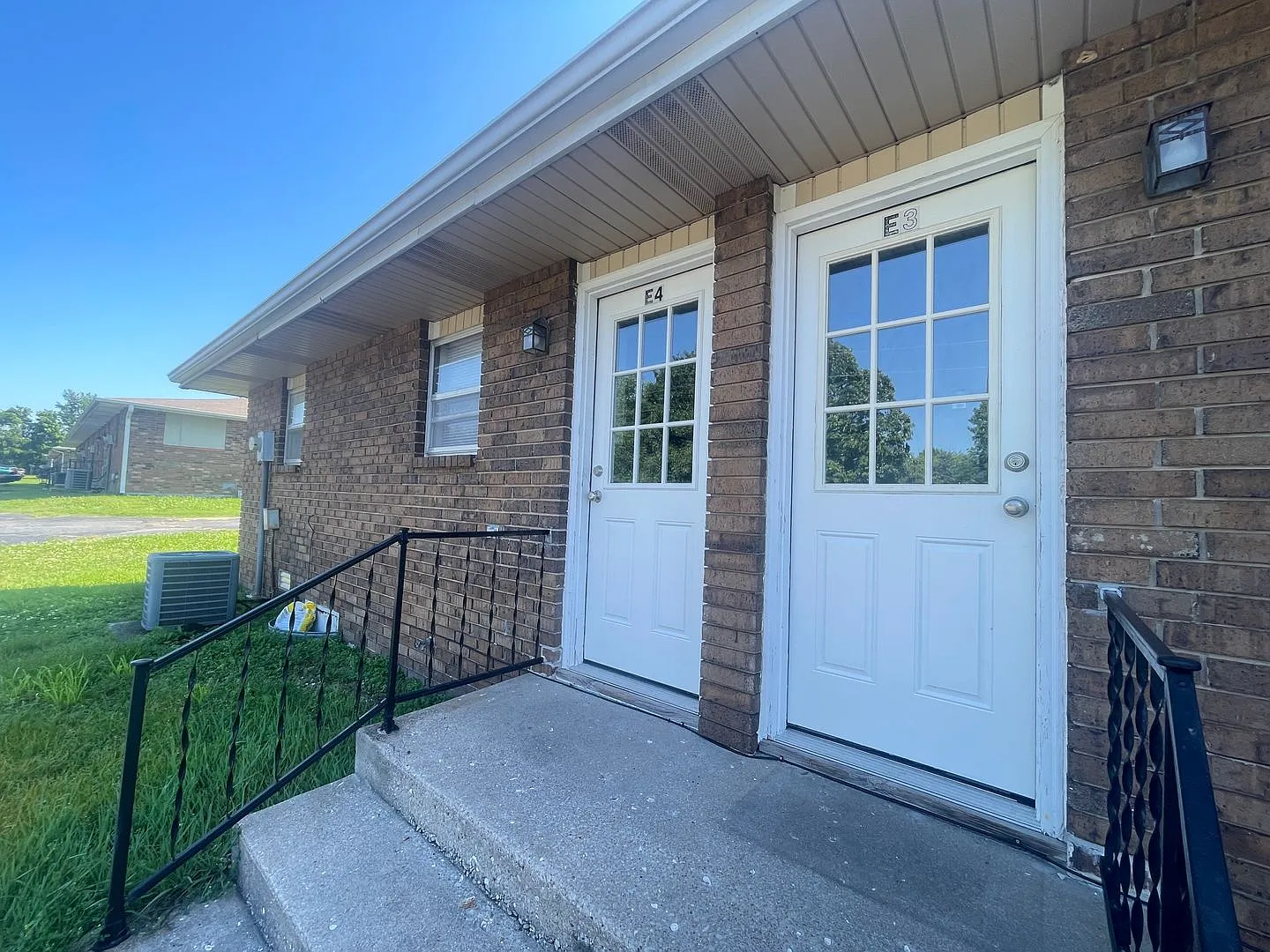 5423 S Hutchinson Court E2 — Photo 4
