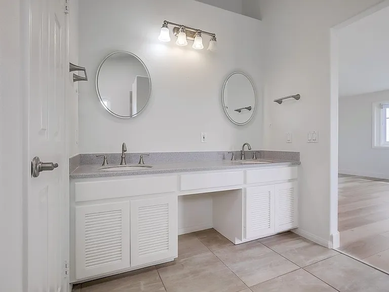 19312 Harding Ln — Photo 18