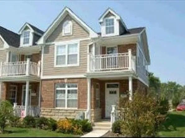 1896 Keystone Pl, Schaumburg, IL 60193
