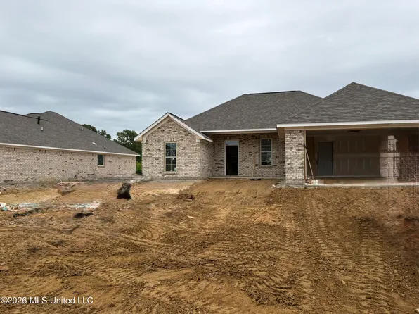 146 Madisonville Dr, Canton, MS 39046