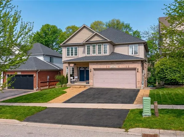 14 Hearthbridge St, Kitchener, ON N2R 1L5