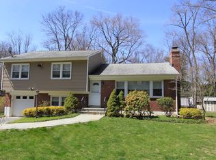 45 Oak Rd, Katonah, NY 10536