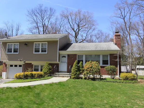 45 Oak Rd, Katonah, NY 10536