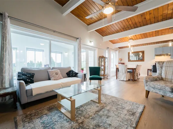 1958 Estevan Rd, Nanaimo, BC V9S 3Z2