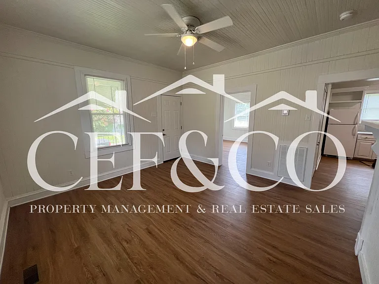 696 Maywood St — Photo 10