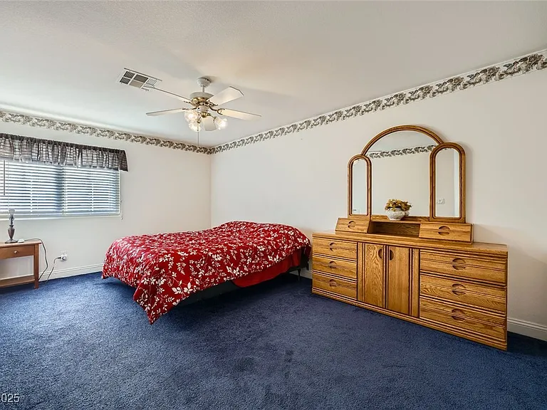 8748 Castle Hill Ave — Photo 19