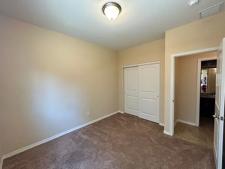 6706 E 35th Rd — Photo 15