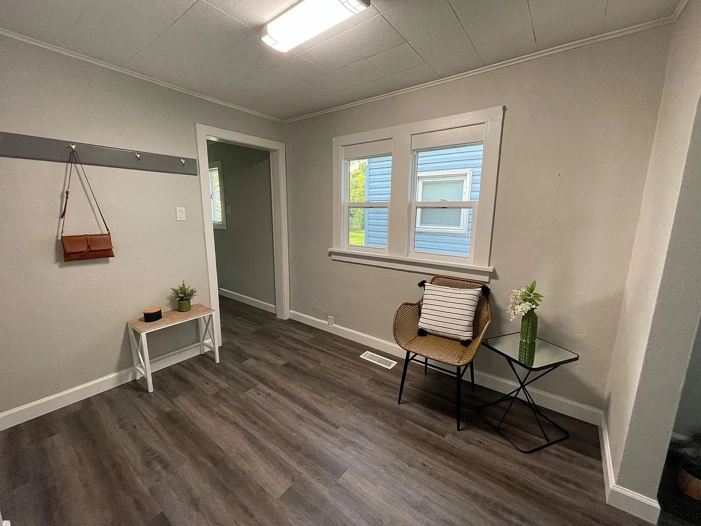 2 Bed 2 Bath House with 2 Car Garage — Photo 4