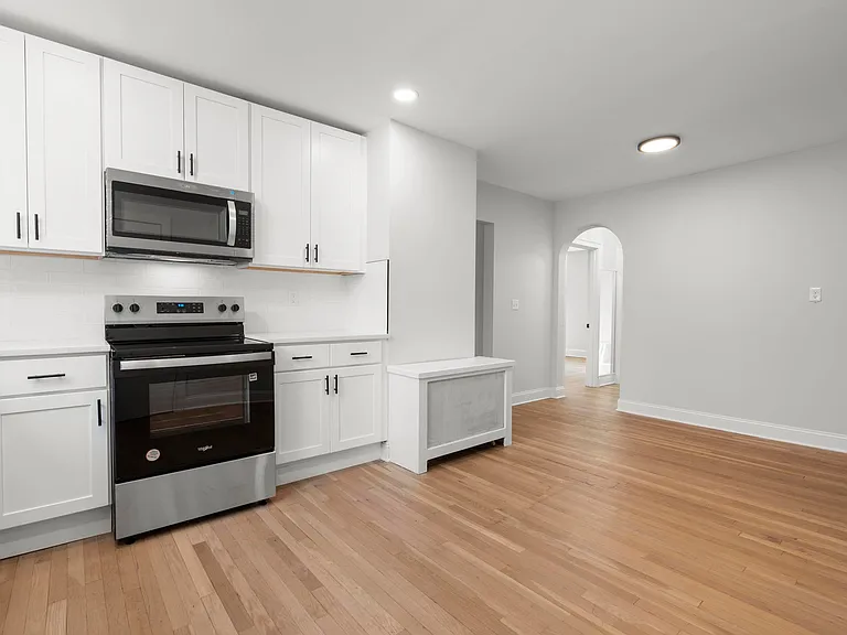 1070 Whitney Ave #1 — Photo 11