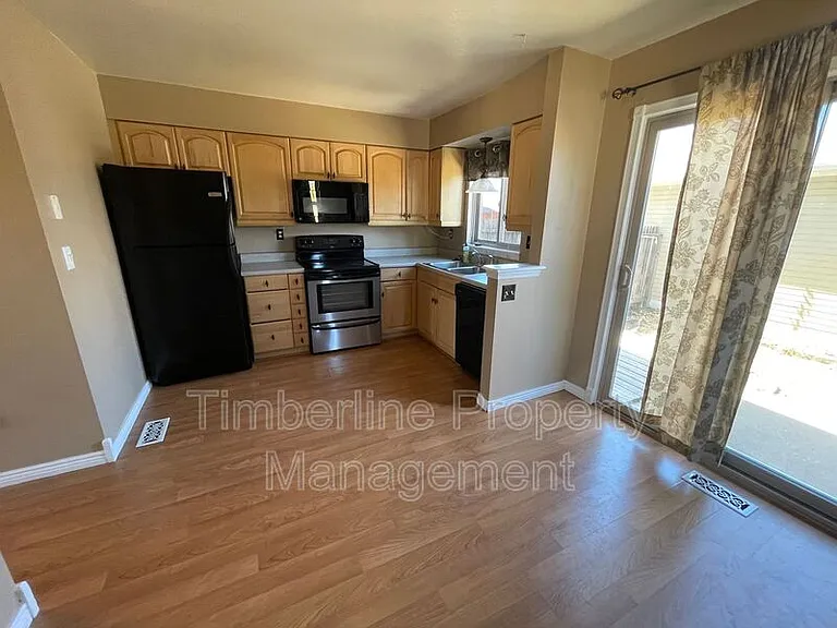 8089 Lexington Park Dr — Photo 7