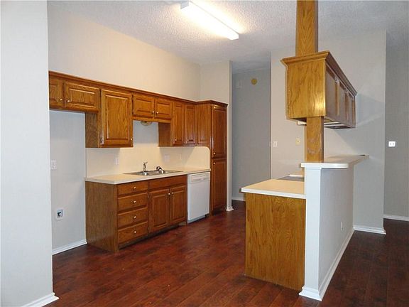 4th image of 1108 Bayfield Dr