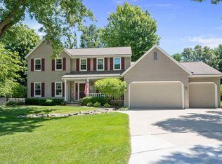 1013 Rolling Green Dr, Green Bay, WI 54313