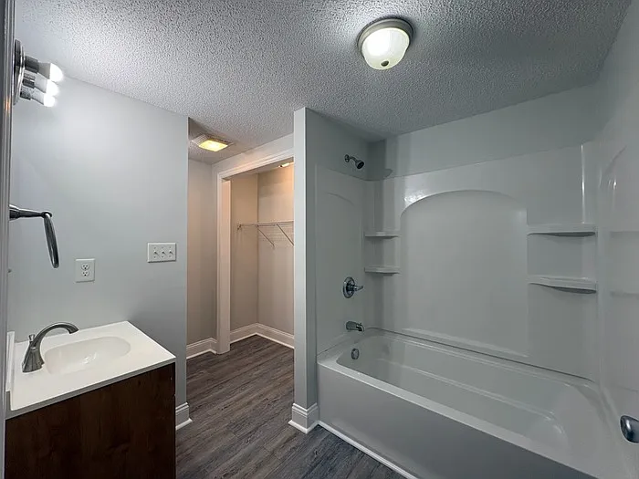 614 N Wilson St — Photo 17