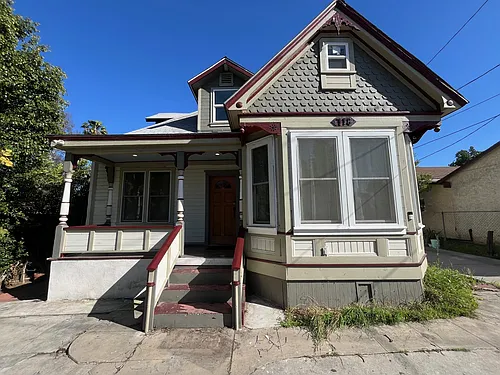 718 Echandia St Photo 1