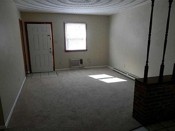 2nd image of 8923A Brighton St