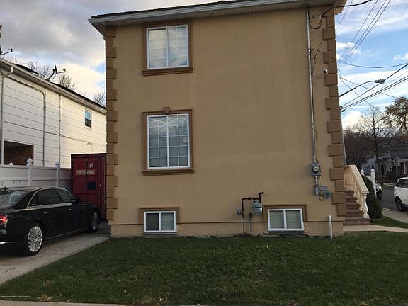 2nd image of 125 Ontario Ave Staten Is