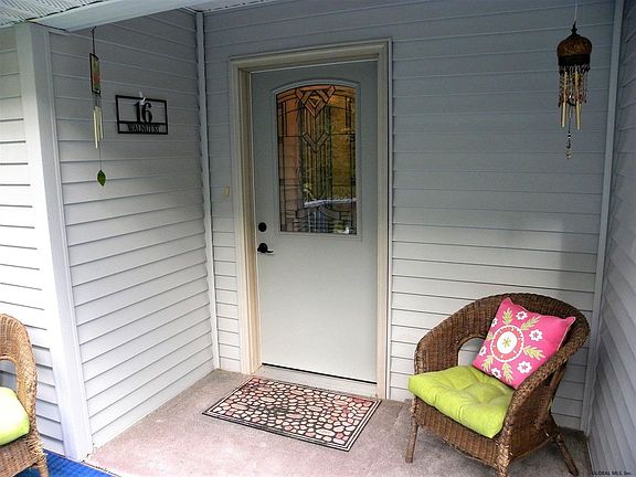 5th image of 16 Walnut St